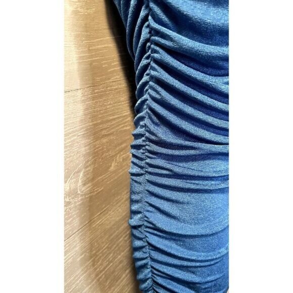 Women's Blue Velvet Halter Neck Ruched‎ Bodycon Midi Dress - Picture 3 of 5